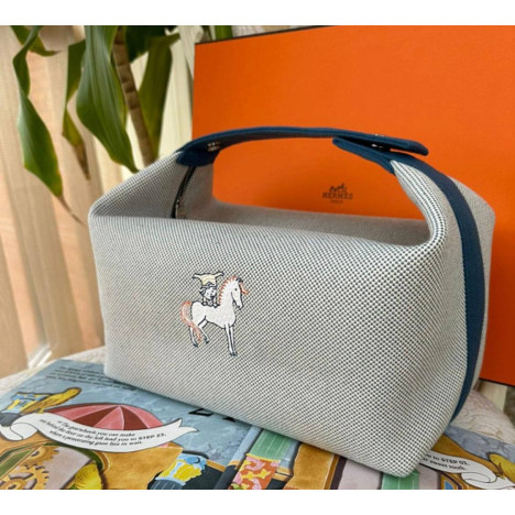 Косметичка в сером цвете 002804